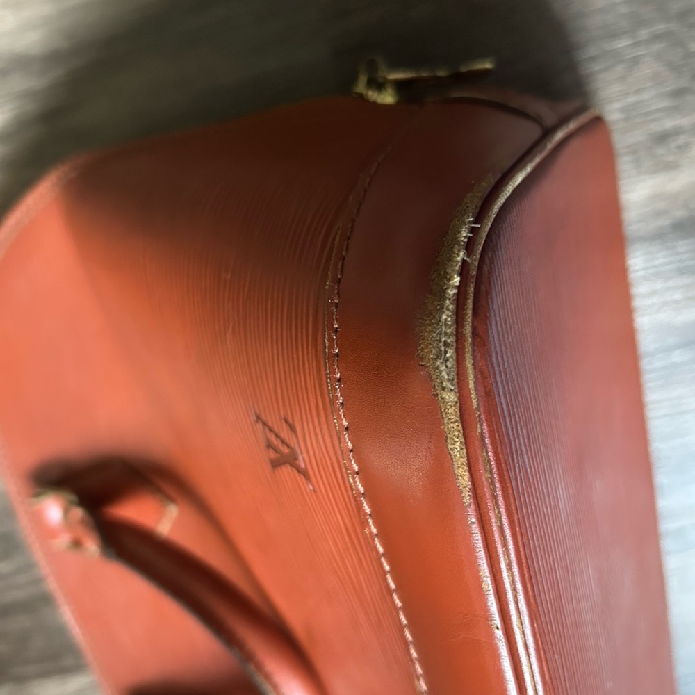 Louis Vuitton Epi Alma PM Kenya Fawn - Picture 5 of 16